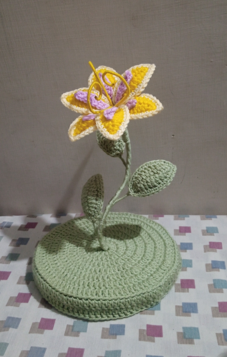 Tangled Inspired Flower Stand